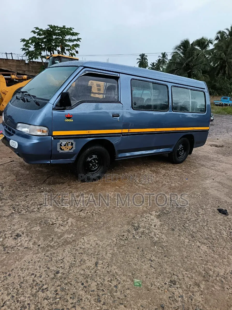 Hyundai H-100 2002 Blue