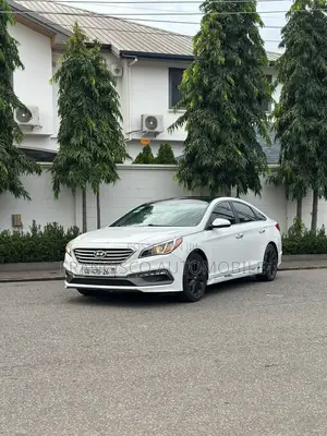 Hyundai Sonata Sport 2.0T Sedan FWD (2.0L 4cyl 6A) 2017 White