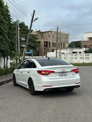 Hyundai Sonata Sport 2.0T Sedan FWD (2.0L 4cyl 6A) 2017 White