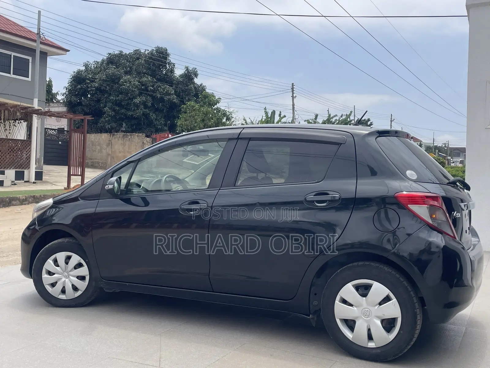 Toyota Vitz 1.3 AWD 5dr 2013 Black
