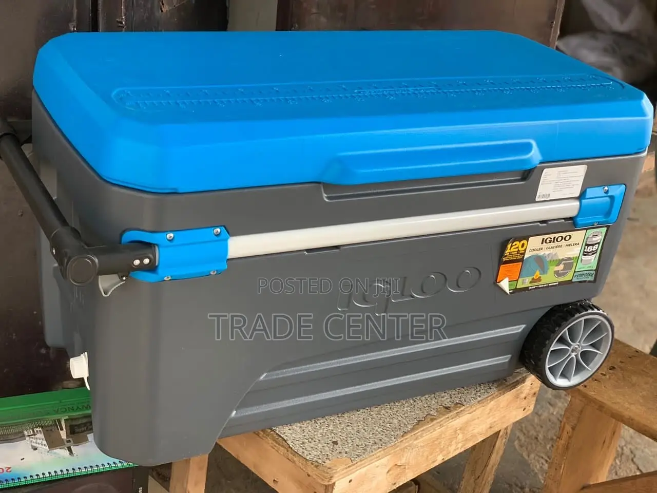 IGLOO 120 QT Ice Chest With Wheels