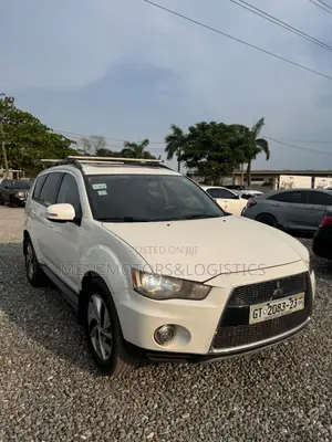 Mitsubishi Outlander SE (2WD) 2013 White