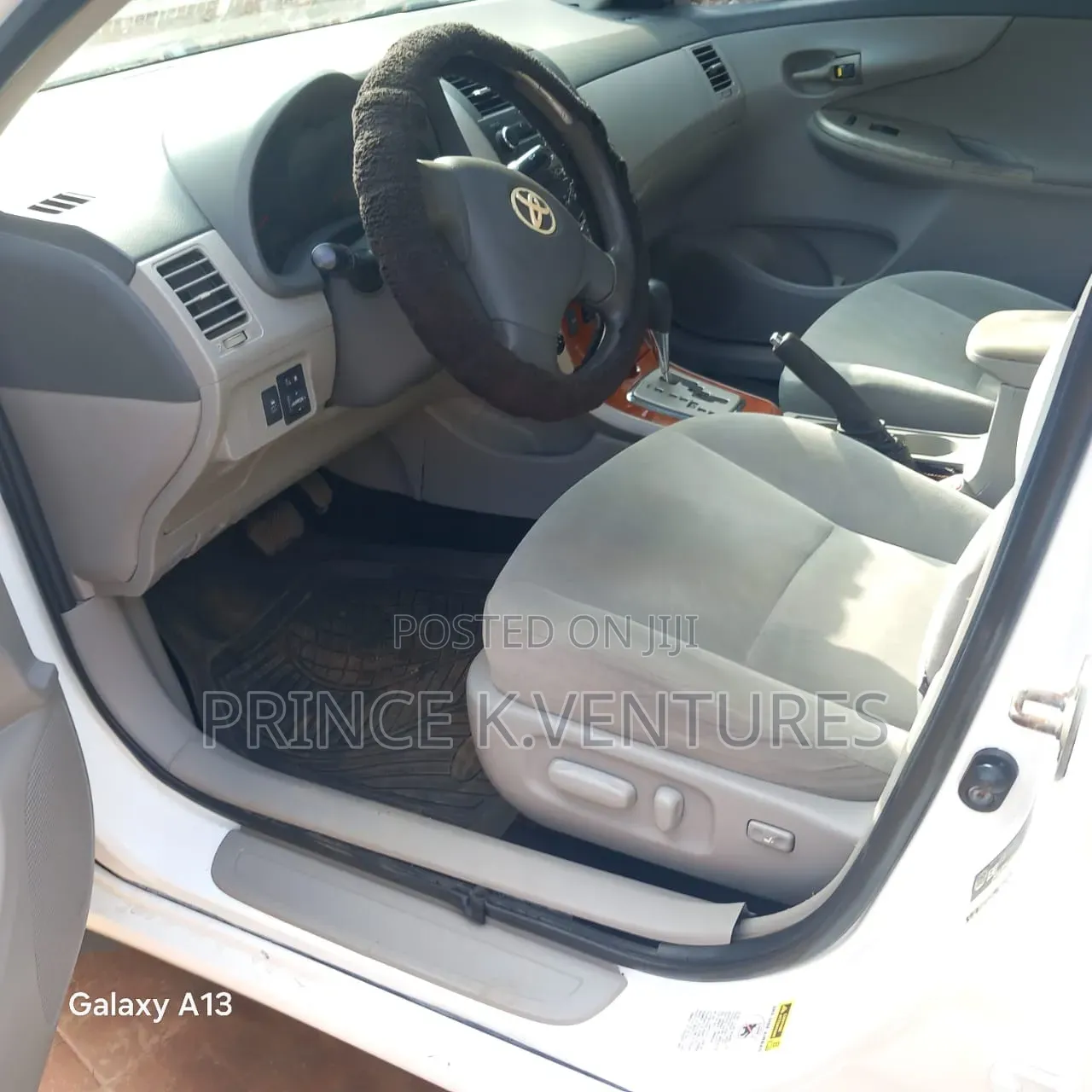Toyota Corolla 2010 White