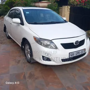 Toyota Corolla 2010 White