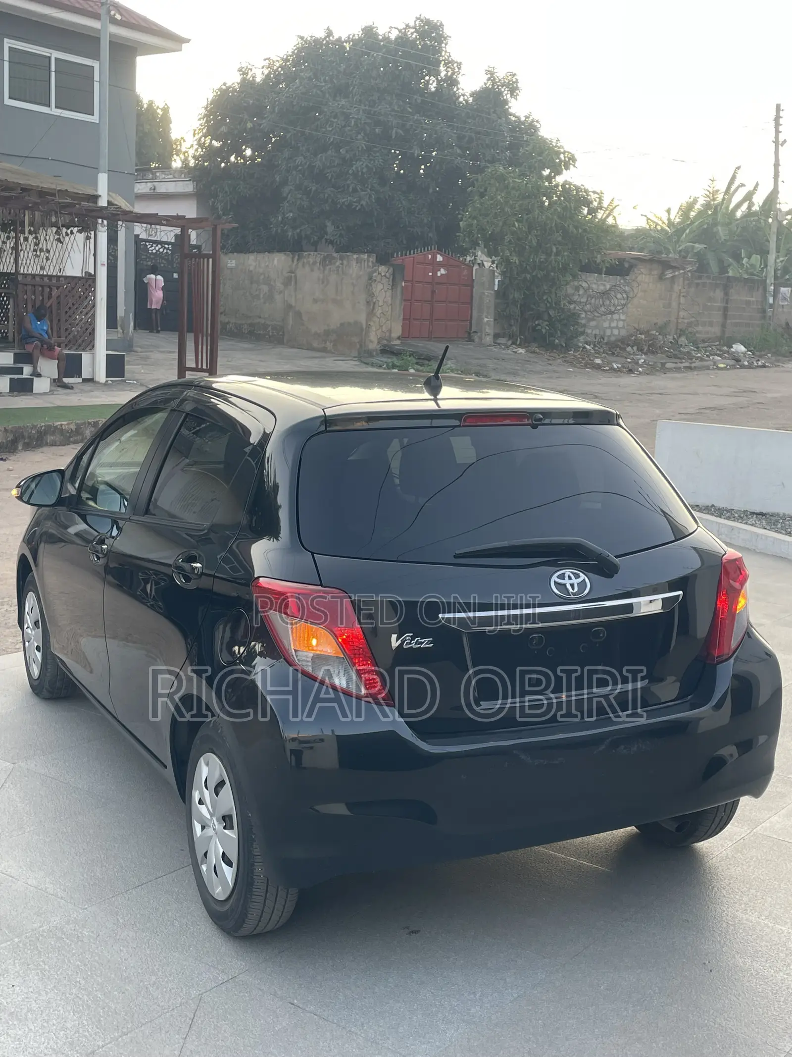 Toyota Vitz 1.3 AWD 3dr 2013 Black