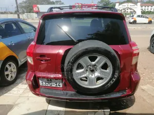Toyota RAV4 2.5 2010 Red