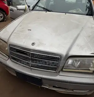 Mercedes-Benz C200 2002 Beige