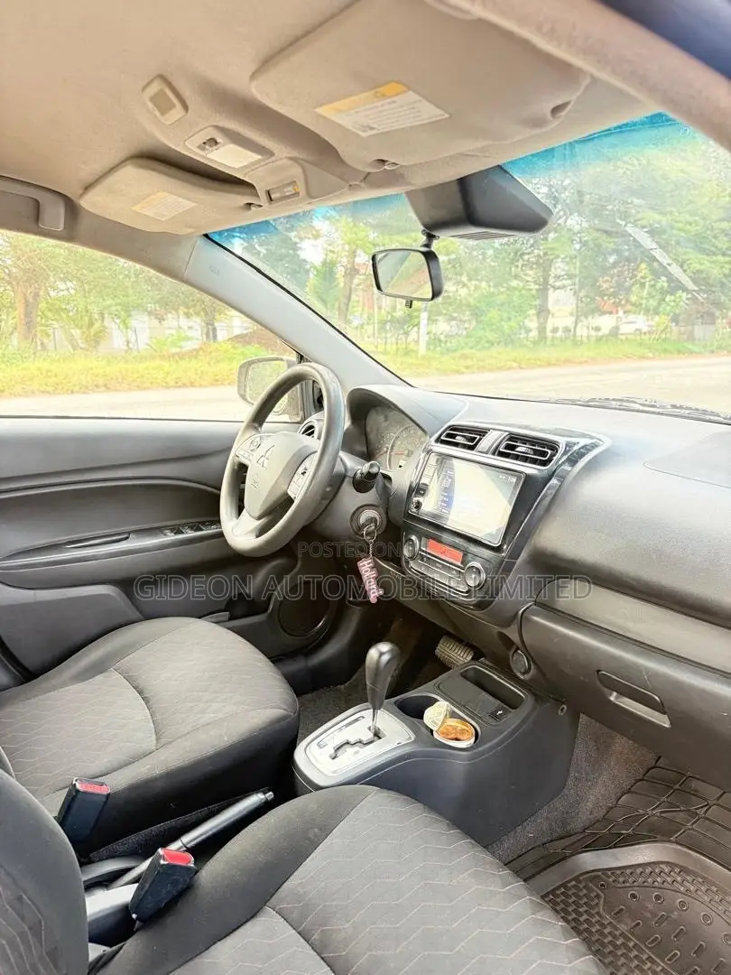 Mitsubishi Mirage SE 2022 Gray