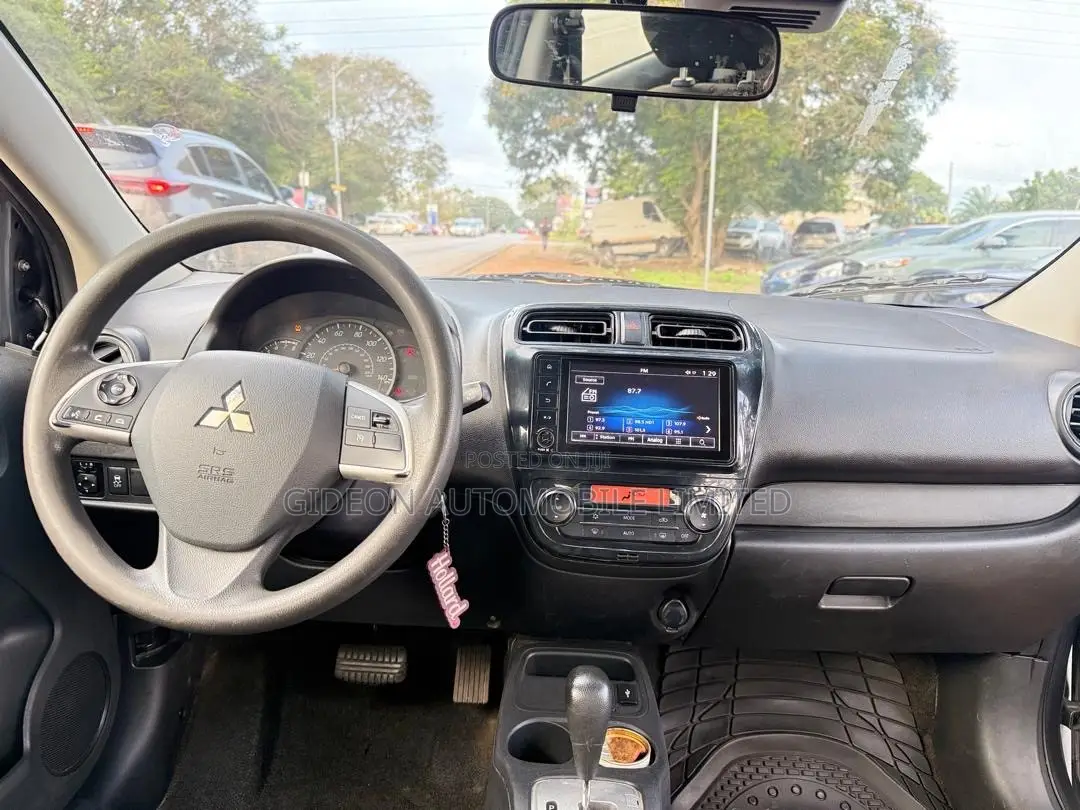 Mitsubishi Mirage SE 2022 Gray