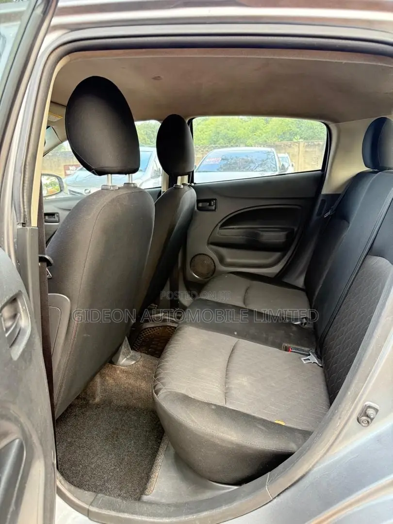 Mitsubishi Mirage SE 2022 Gray