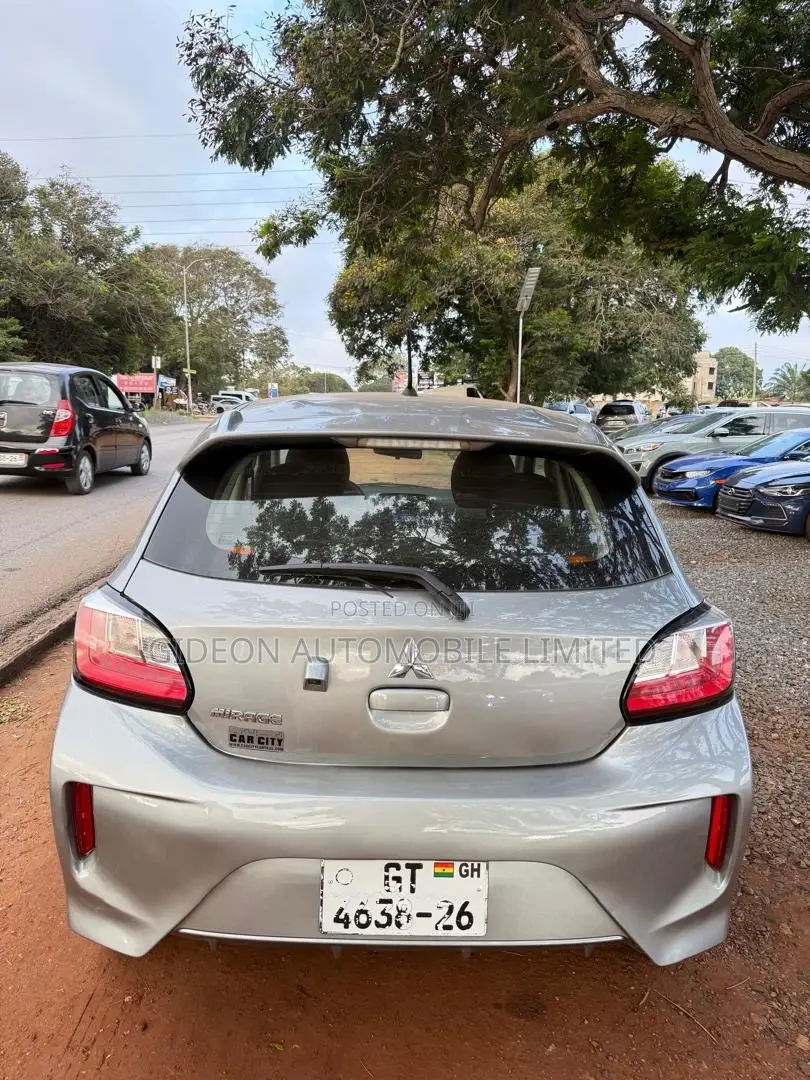 Mitsubishi Mirage SE 2022 Gray