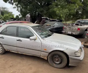 Mercedes-Benz C200 2002 Beige