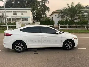 Hyundai Elantra Limited 2018 White