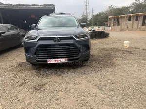 Toyota Grand Highlander XLE AWD 2024 Gray