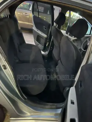 Toyota Vitz 1.3 FWD 3dr 2009 Pearl