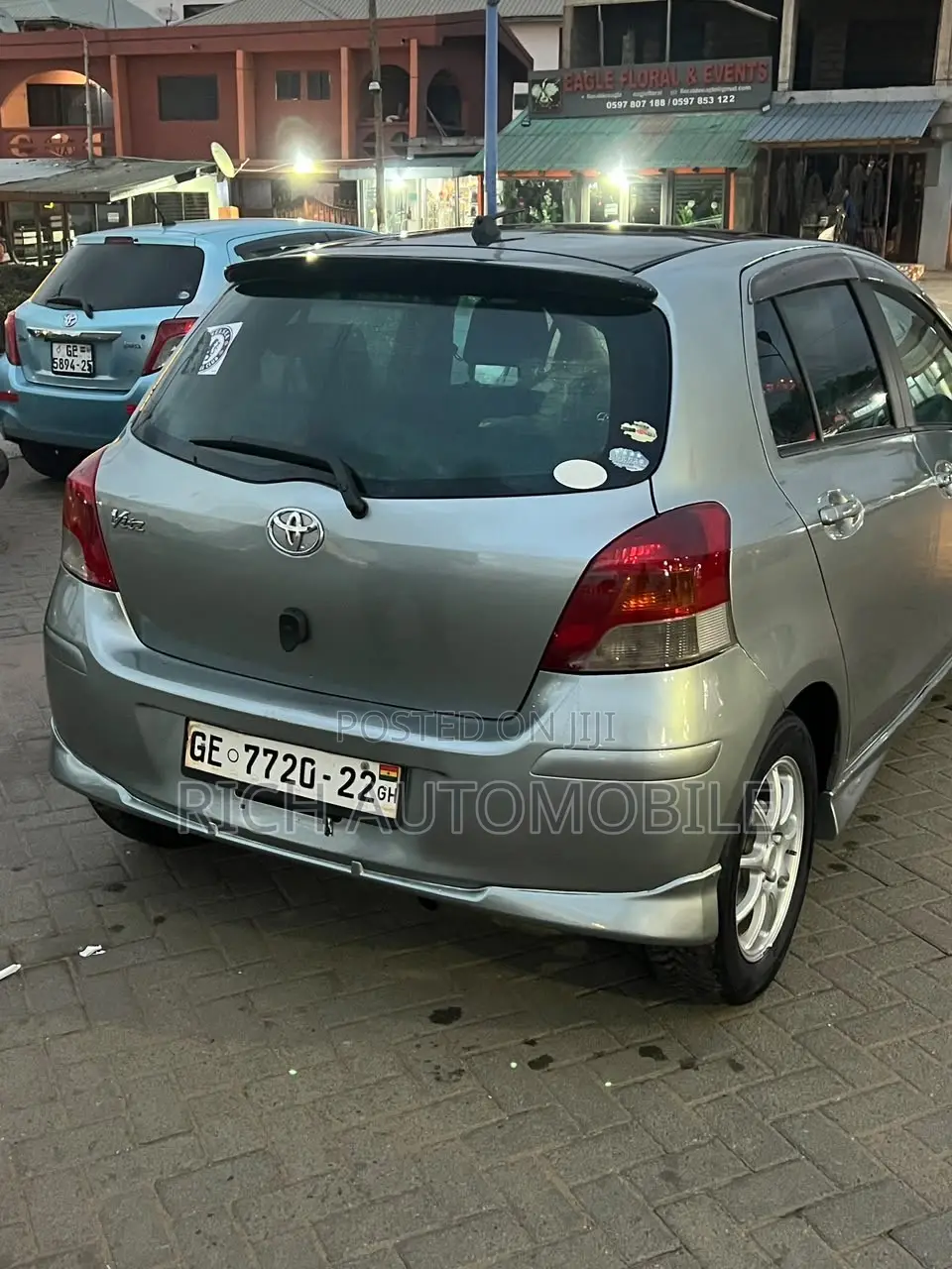 Toyota Vitz 1.3 FWD 3dr 2009 Pearl