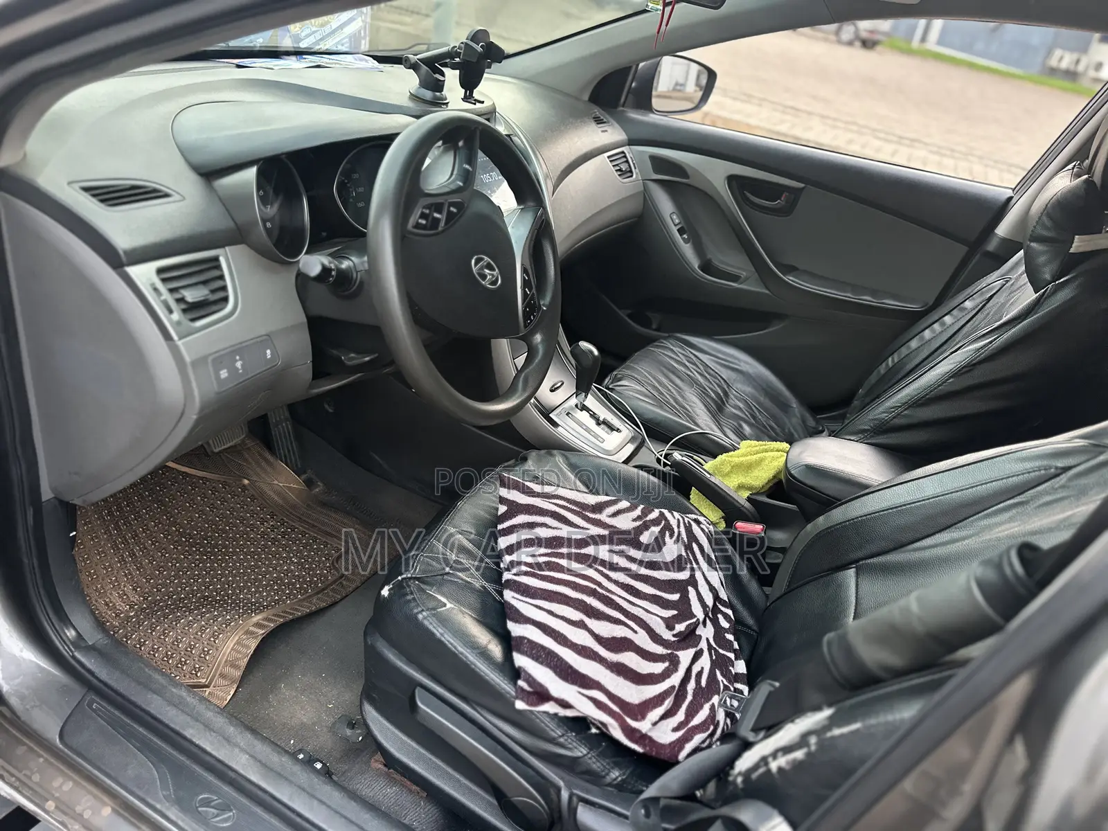Hyundai Elantra GLS Sedan FWD (1.8L 4cyl 6M) 2013 Gray