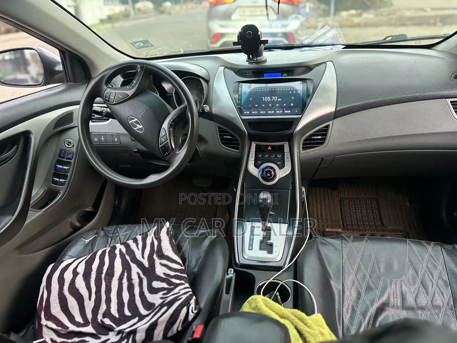 Hyundai Elantra GLS Sedan FWD (1.8L 4cyl 6M) 2013 Gray