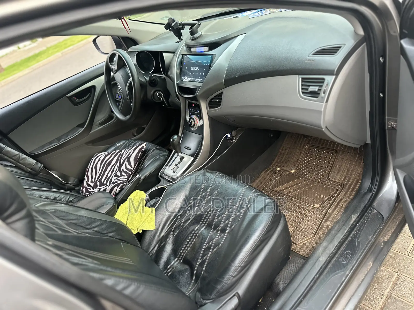 Hyundai Elantra GLS Sedan FWD (1.8L 4cyl 6M) 2013 Gray