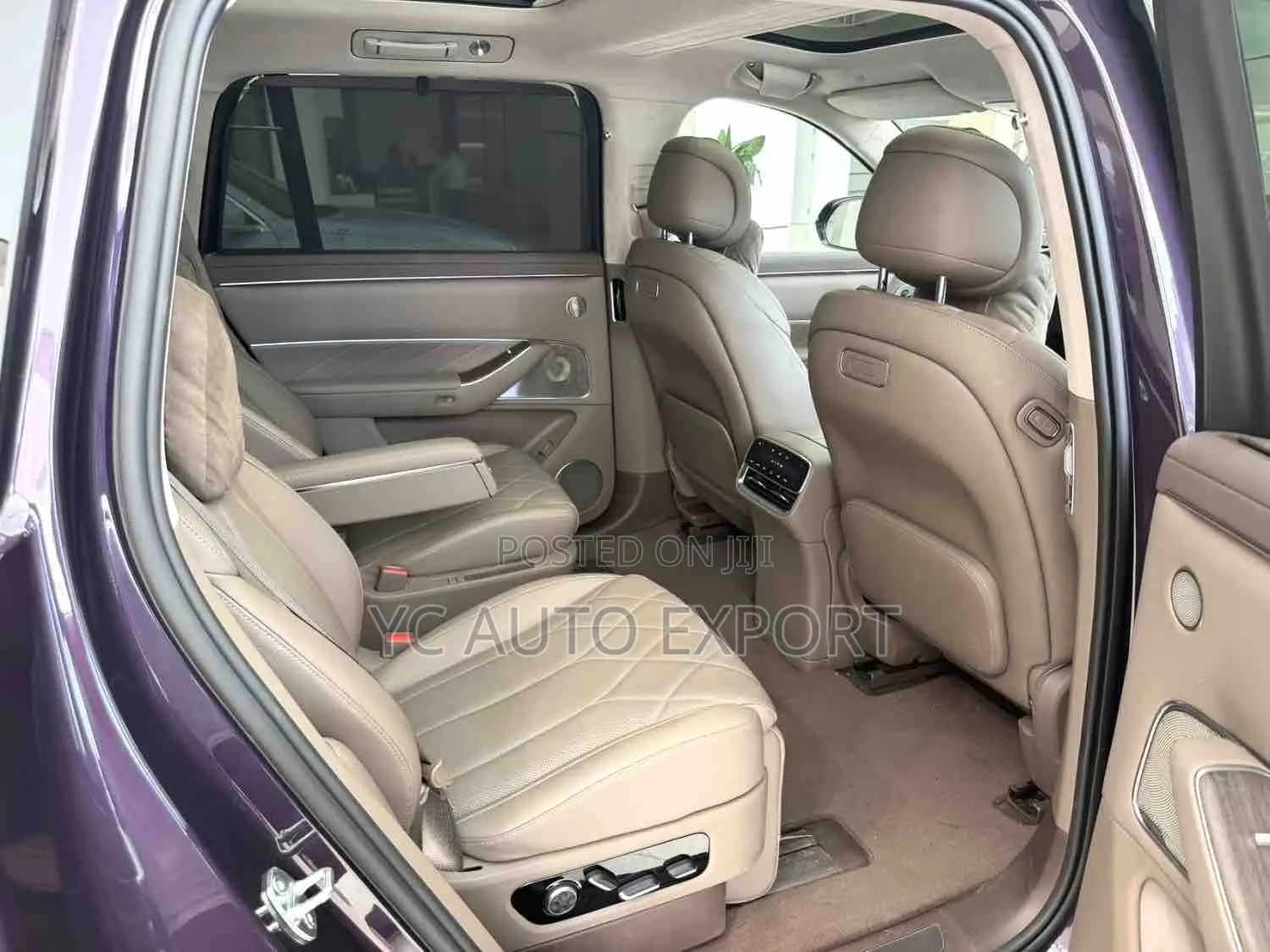 AITO M8 2025 Purple