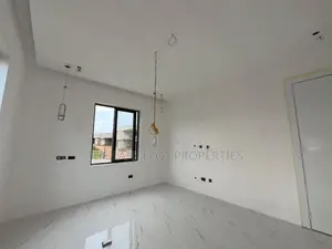 5bdrm House in Ogbojo, East Legon for sale