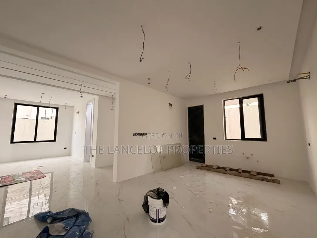 5bdrm House in Ogbojo, East Legon for sale