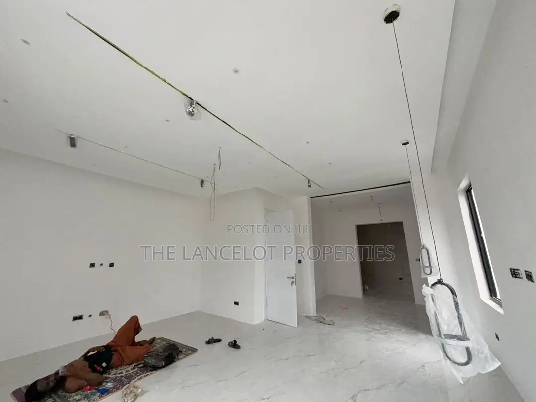 5bdrm House in Ogbojo, East Legon for sale
