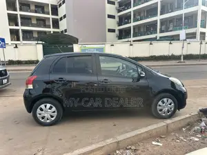 Toyota Yaris Base Hatchback 5dr 2010 Black