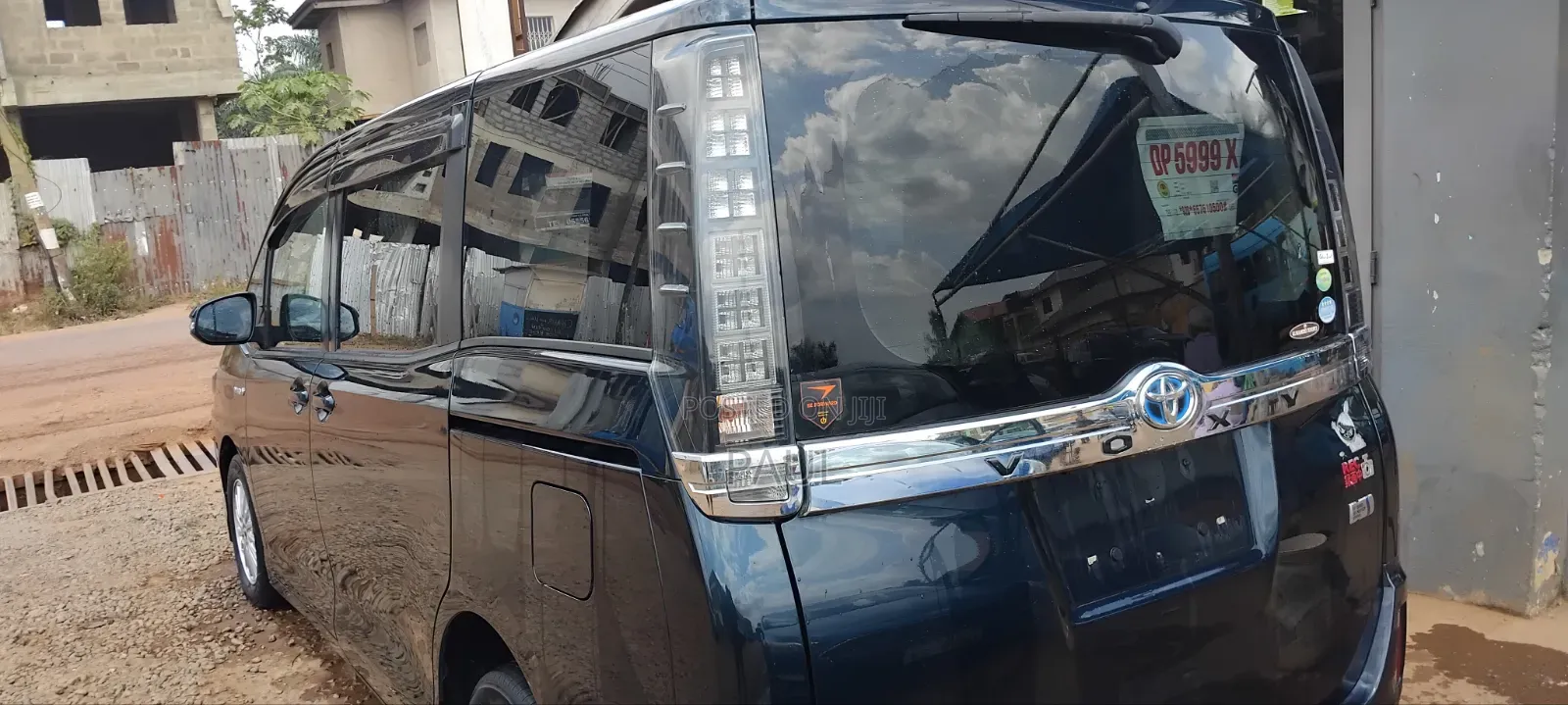 Toyota Voxy 2014 Blue