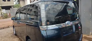Toyota Voxy 2014 Blue