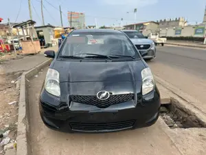 Toyota Yaris Base Hatchback 5dr 2010 Black