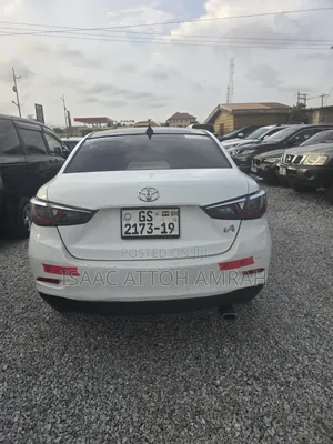 Toyota Yaris LE Hatchback 3dr 2017 White