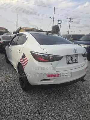 Toyota Yaris LE Hatchback 3dr 2017 White
