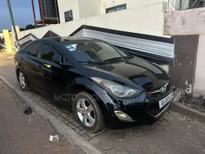 Hyundai Elantra GLS Sedan FWD (1.8L 4cyl 6M) 2013 Black