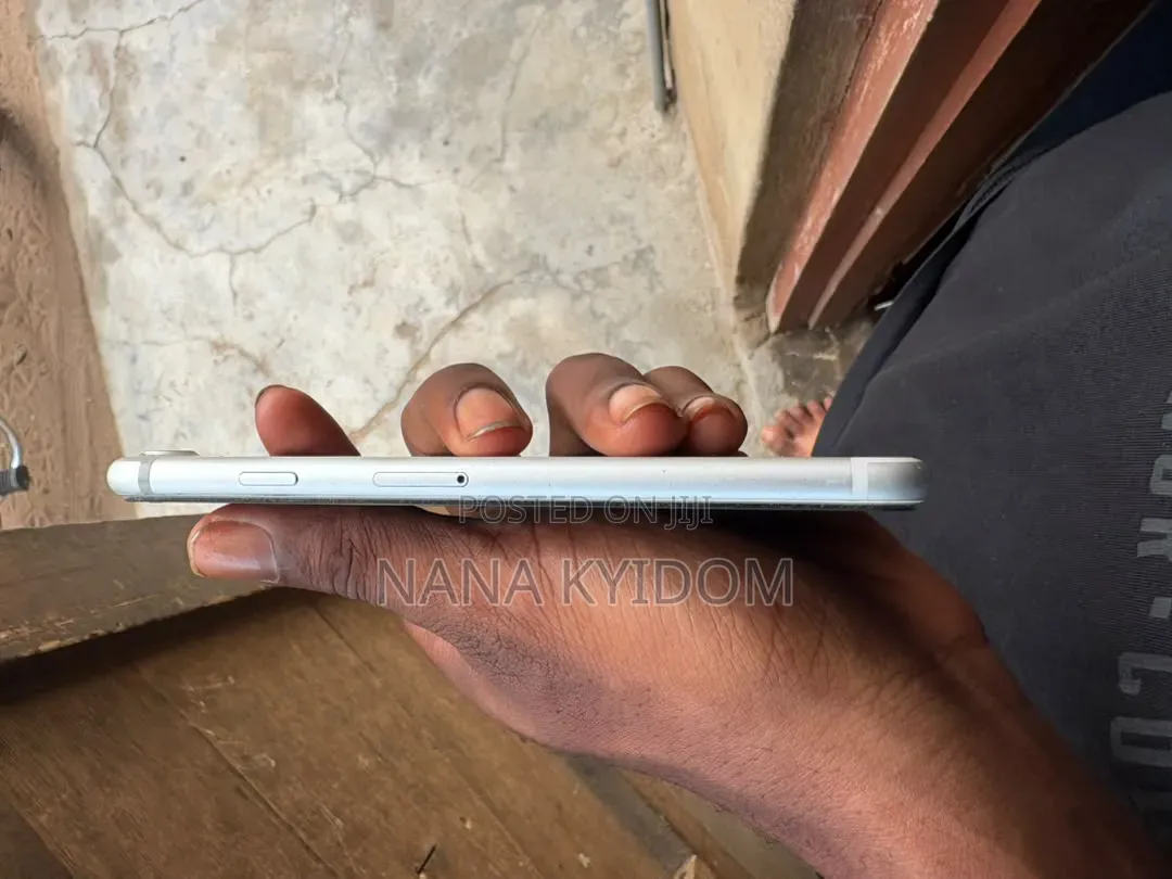 Apple iPhone 7 32 GB Silver
