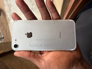 Apple iPhone 7 32 GB Silver