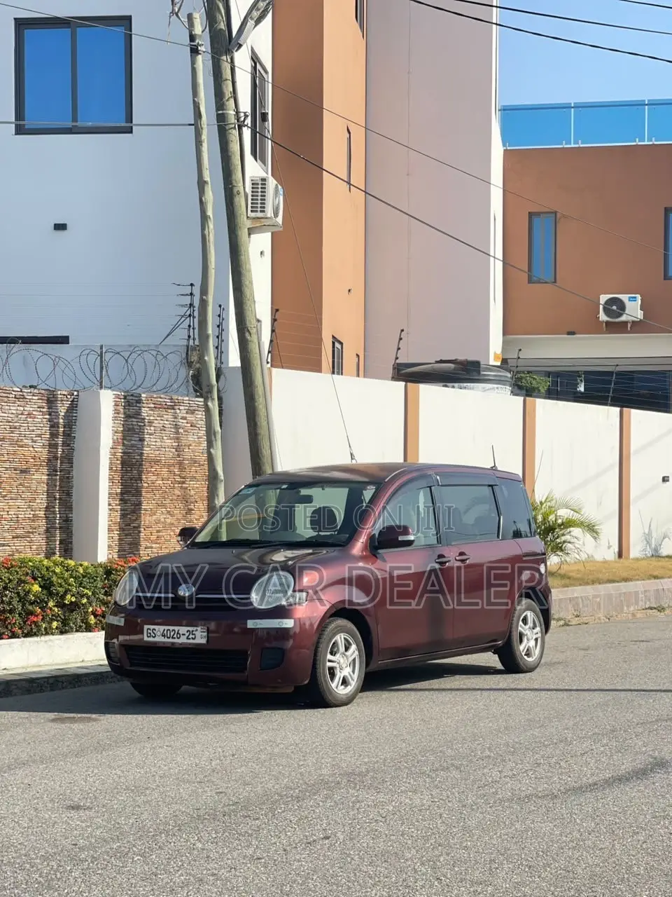 Toyota Sienta 1.5 AWD 2012 Brown