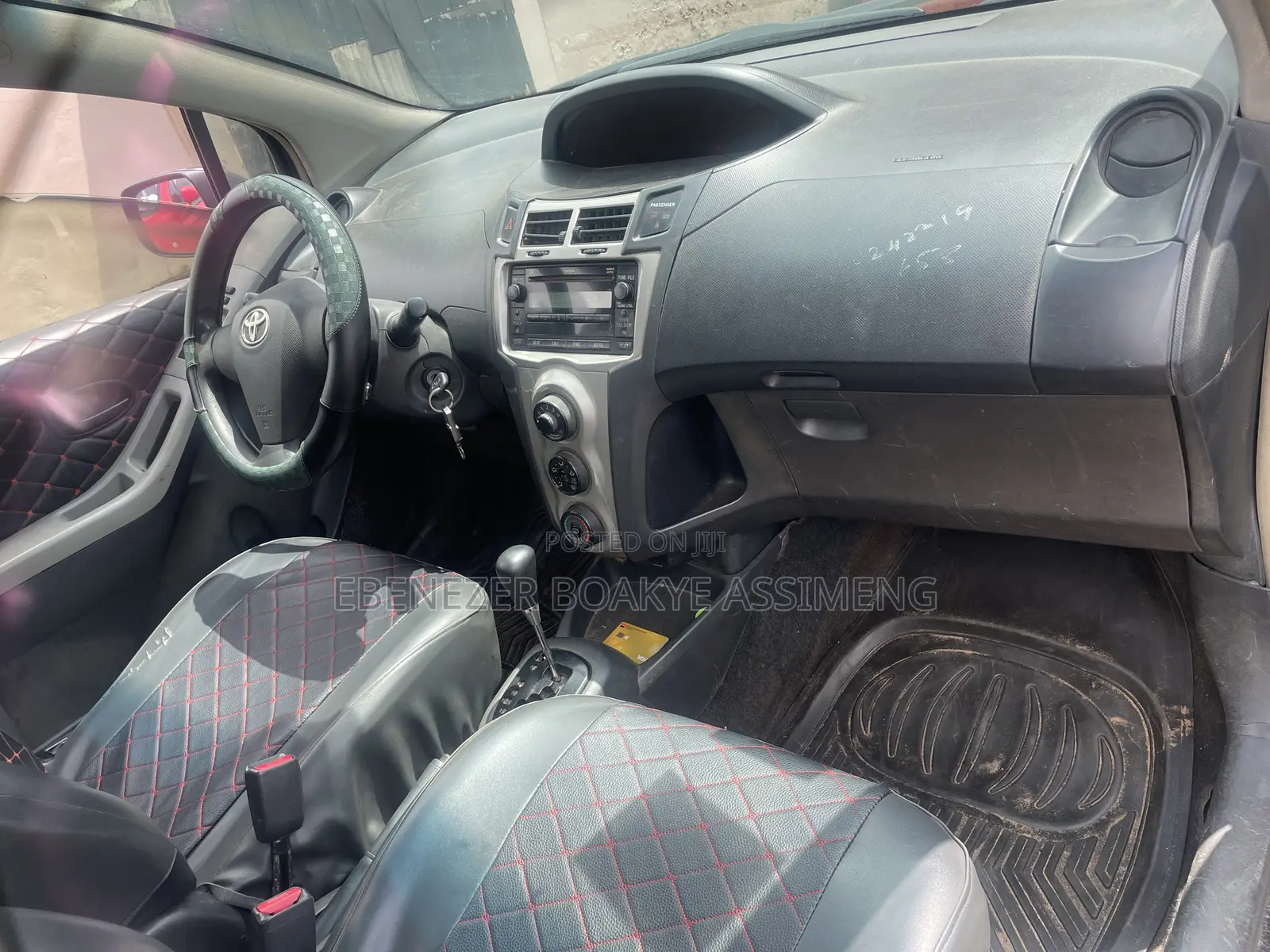 Toyota Yaris Base Hatchback 3dr 2010 Black
