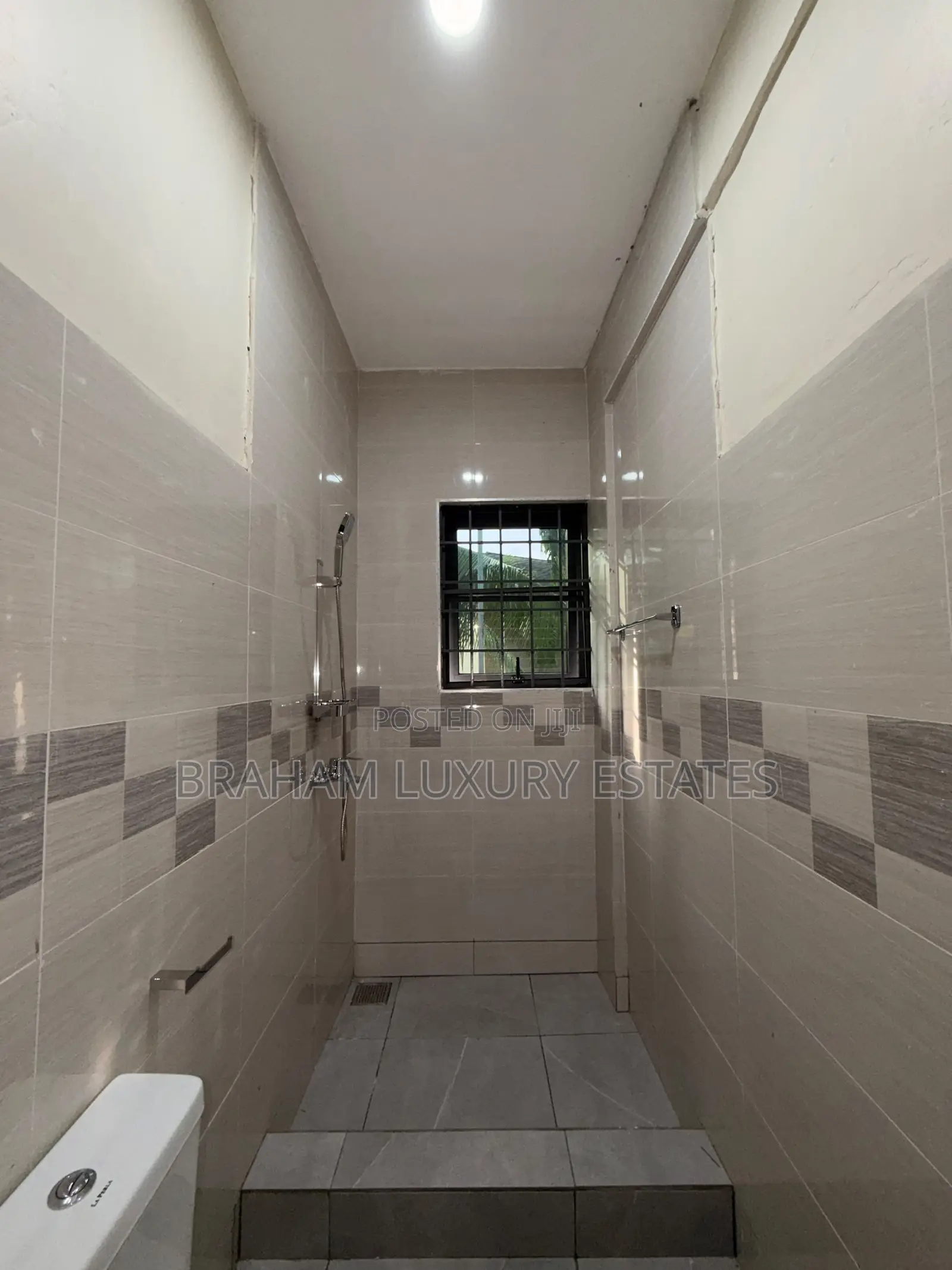 3bdrm Apartment in Braham Luxury, Ashaley Botwe for rent