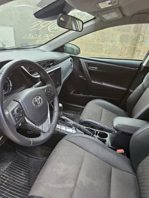 Toyota Corolla SE (1.8L 4cyl 2A) 2018 Gray