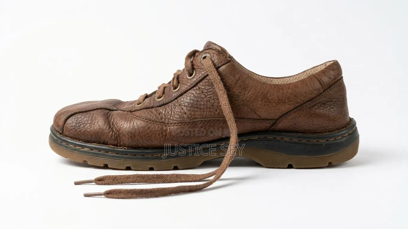 Secondhand Dr. Martens "John" Brown Leather Low-Top Oxfords