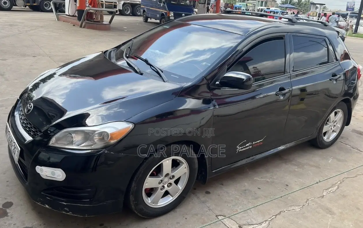 Toyota Matrix S Hatchback AWD (2.4L 4cyl 4A) 2010 Black