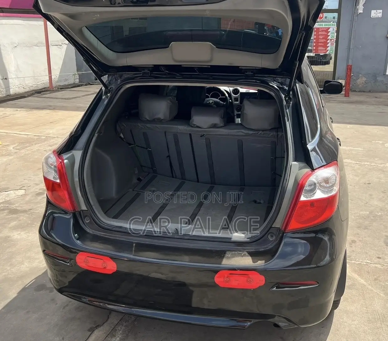 Toyota Matrix S Hatchback AWD (2.4L 4cyl 4A) 2010 Black