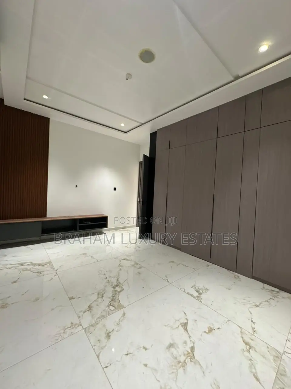 5bdrm Villa in Braham Luxury, East Legon for sale