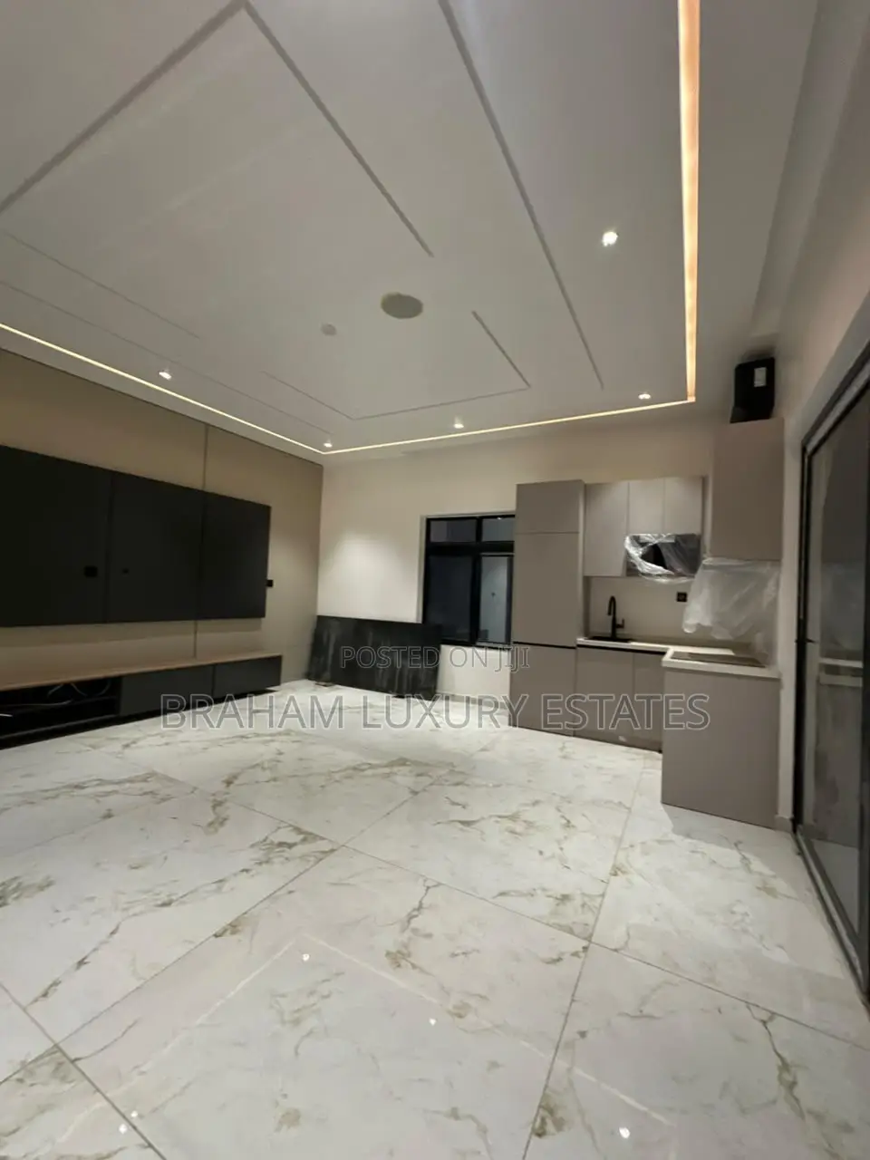 5bdrm Villa in Braham Luxury, East Legon for sale
