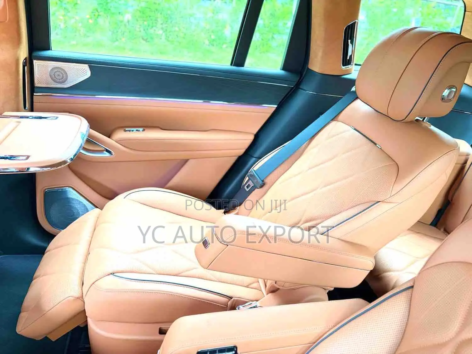 Denza N9 2.0 Hybrid AWD 2025 Black