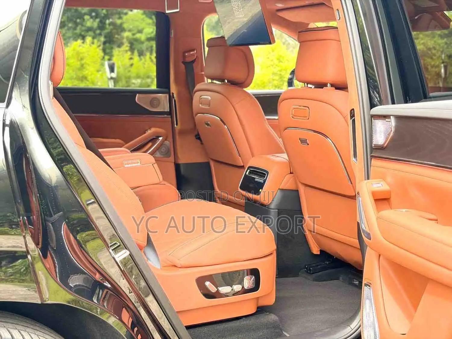 Denza N9 2.0 Hybrid AWD 2025 Black