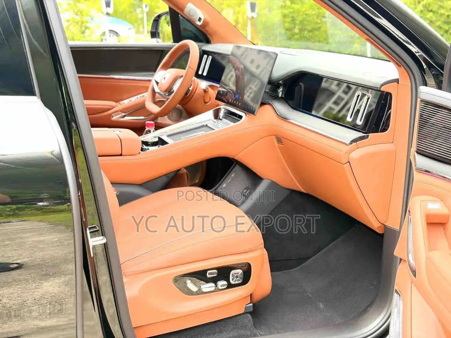 Denza N9 2.0 Hybrid AWD 2025 Black