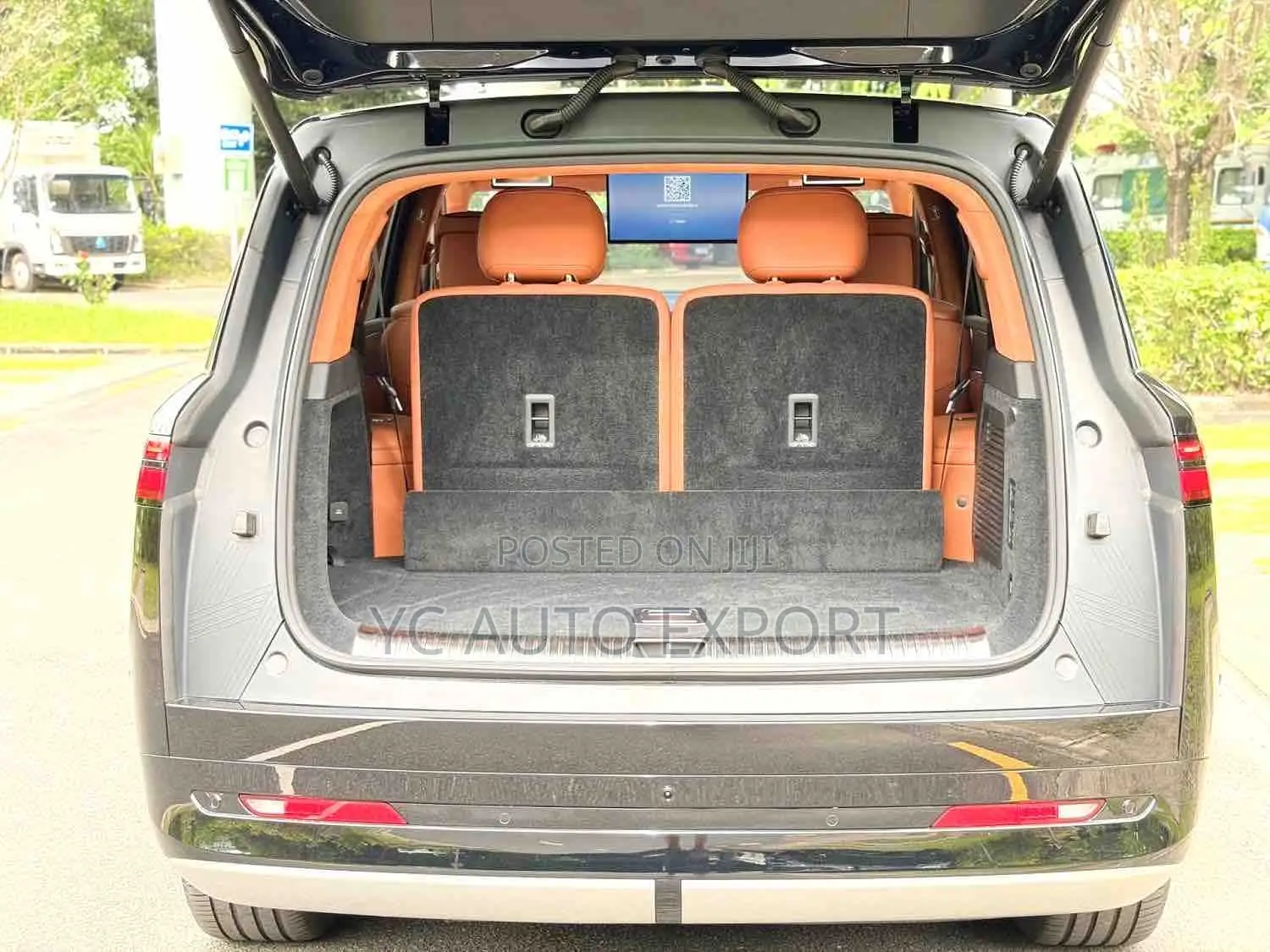 Denza N9 2.0 Hybrid AWD 2025 Black