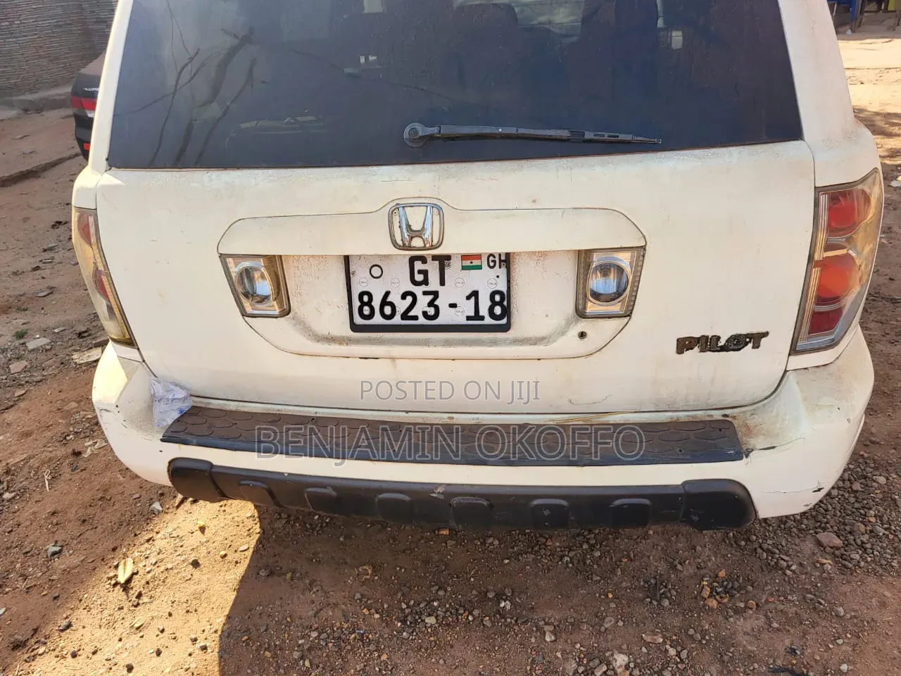 Honda Pilot EX 4x4 (3.5L 6cyl 5A) 2004 White